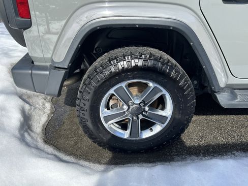 Certified 2018 Jeep Wrangler Unlimited Sahara w/ Dual Top Group image 5