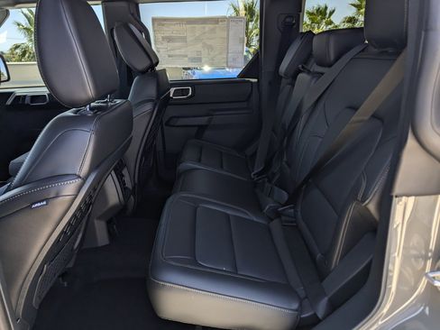 New 2026 Ford Bronco Badlands AWD/4WD image 8