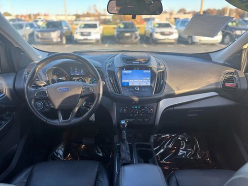 Used 2017 Ford Escape SE w/ SE Leather Comfort Package image 10