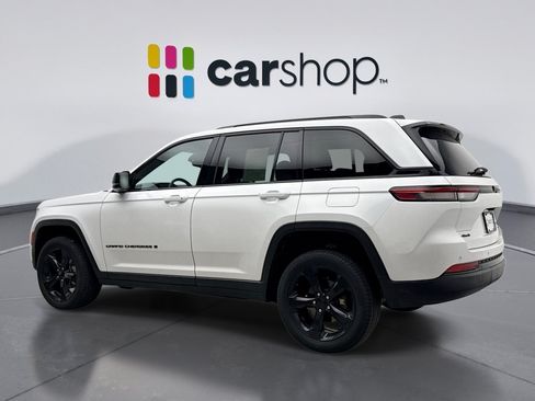 Used 2024 Jeep Grand Cherokee Limited w/ Black Appearance Package AWD/4WD image 3