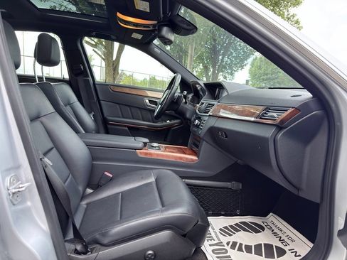 Used 2012 Mercedes-Benz E 350 4MATIC Sedan image 29