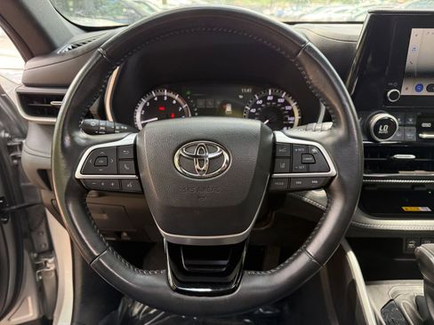 Used 2024 Toyota Highlander XSE AWD/4WD image 27