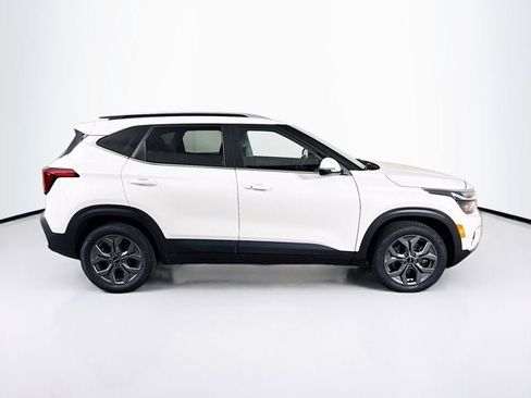 Used 2024 Kia Seltos S AWD/4WD image 4