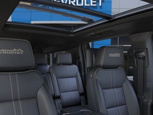 New 2025 Chevrolet Suburban High Country image 24