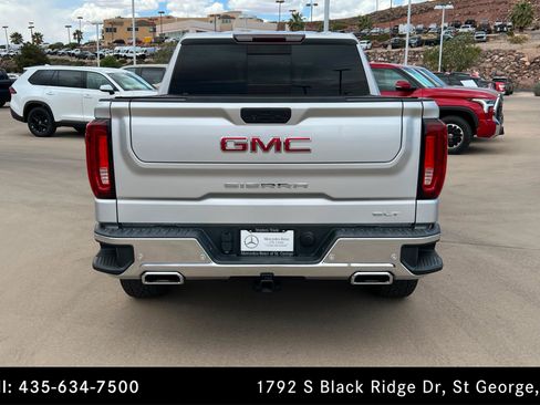 Used 2021 GMC Sierra 1500 SLT w/ SLT Premium Plus Package AWD/4WD image 4