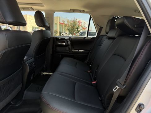 Used 2024 Toyota 4Runner TRD Off-Road Premium w/ Off Road Premium Plus Package AWD/4WD image 27