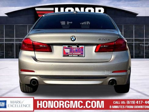 Used 2019 BMW 530e w/ Convenience Package image 5
