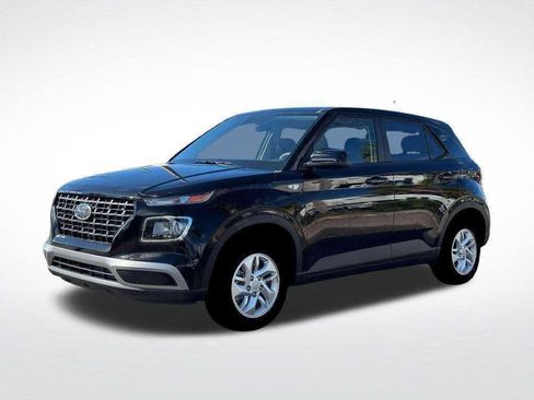 Certified 2026 Hyundai Venue SE FWD image 2