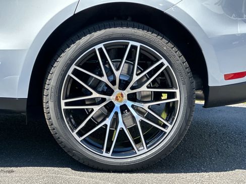 New 2026 Porsche Macan AWD/4WD image 31