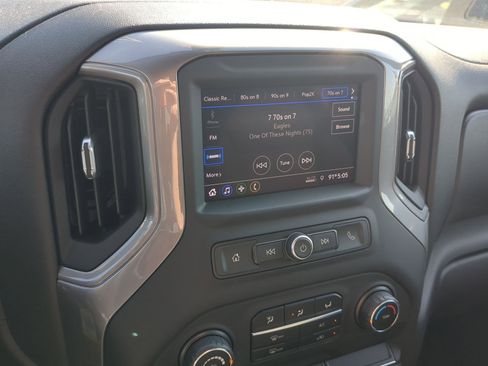 Used 2020 Chevrolet Silverado 1500 Custom Trail Boss w/ Custom Convenience Package AWD/4WD image 14