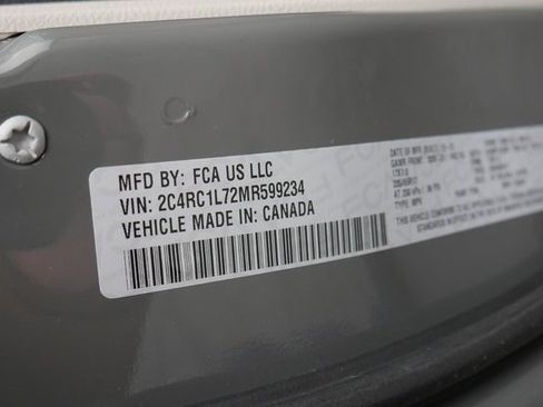 Used 2021 Chrysler Pacifica Touring-L image 29