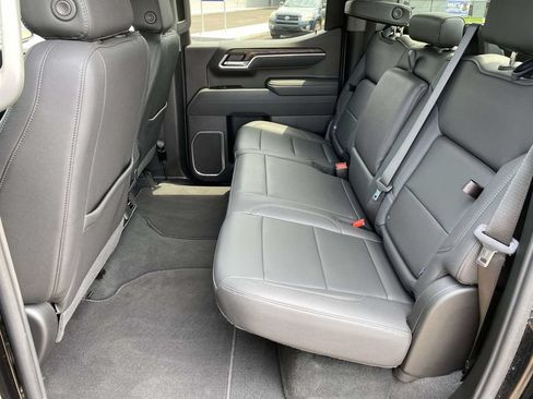 Used 2026 GMC Sierra 1500 SLT AWD/4WD image 11