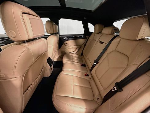 Certified 2026 Porsche Macan AWD/4WD image 25