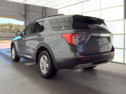 Used 2022 Ford Explorer XLT w/ Equipment Group 202A AWD/4WD image 5