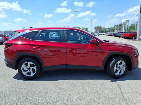 Used 2024 Hyundai Tucson SE FWD image 2