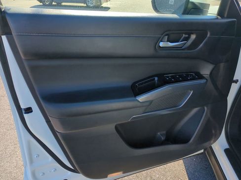 Certified 2022 Nissan Pathfinder SL w/ SL Premium Package image 12