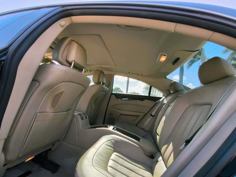 Used 2013 Mercedes-Benz CLS 550 4MATIC image 31