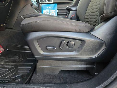 Used 2021 Ford Explorer XLT image 25