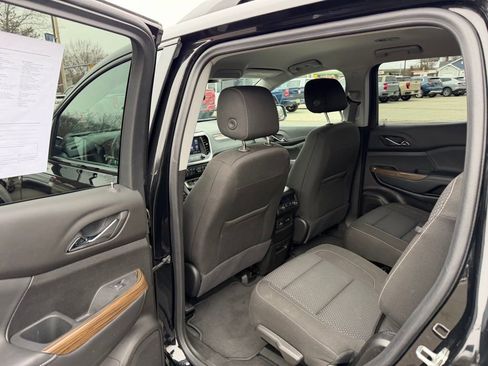 Used 2023 GMC Acadia SLE w/ Driver Convenience Package image 13