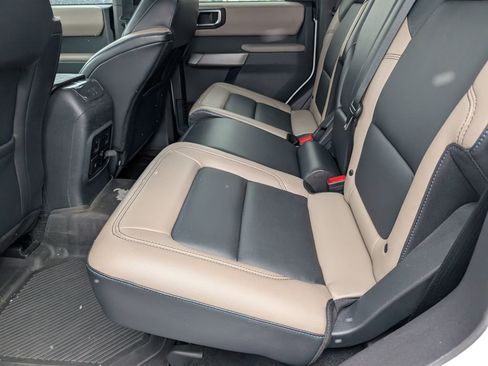 Used 2023 Ford Bronco Wildtrak image 7