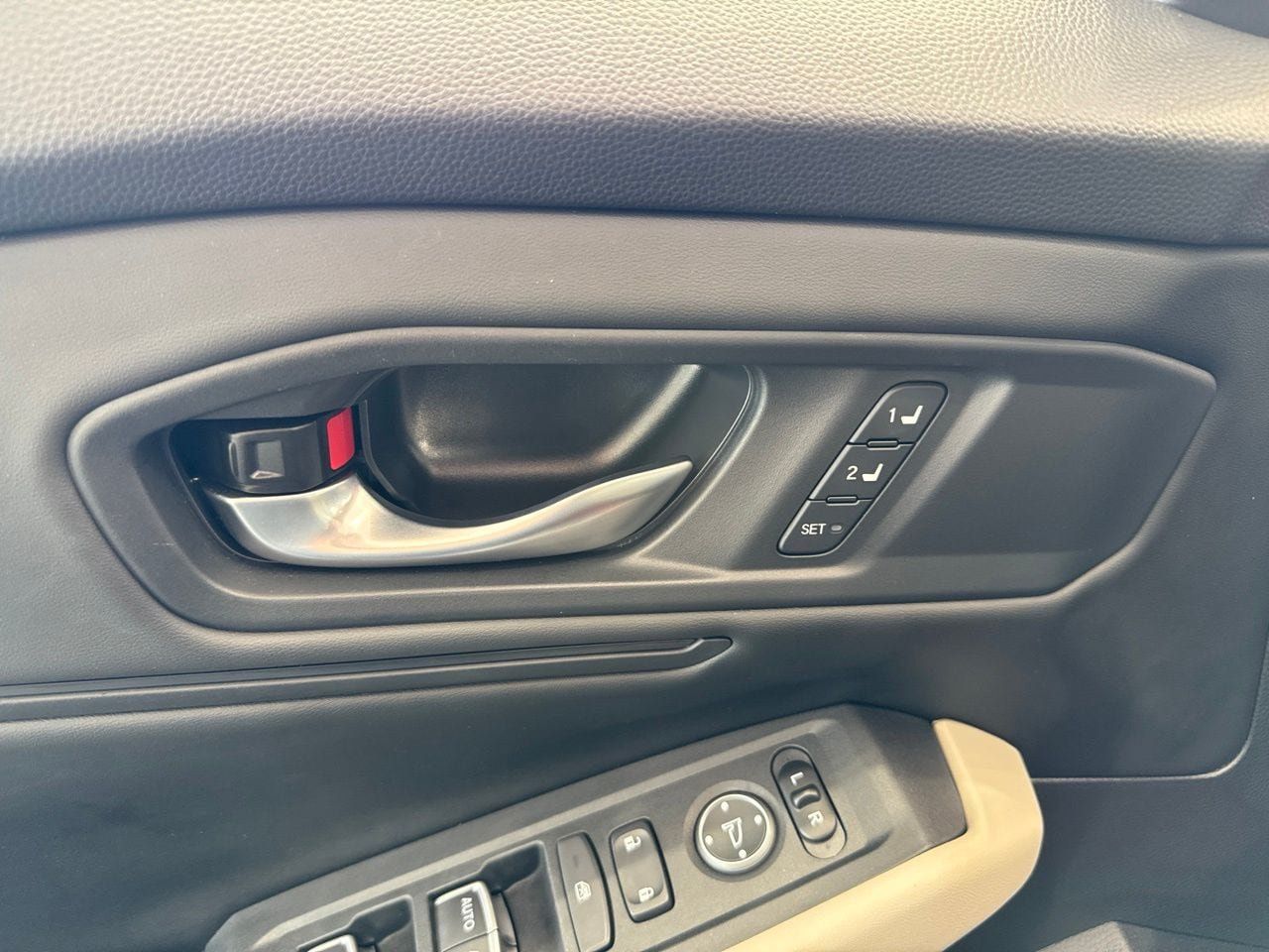 Used 2025 Honda Accord EX-L image 34