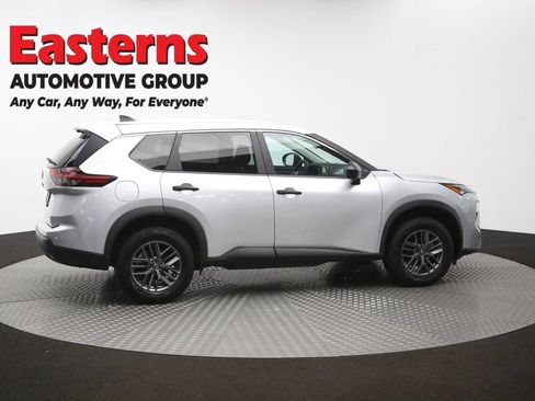 Used 2024 Nissan Rogue S FWD image 43