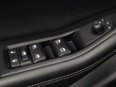 Used 2023 Jeep Grand Cherokee Laredo w/ Luxury Tech Group I image 27