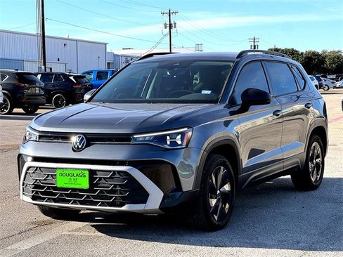 Used 2025 Volkswagen Taos S image 4