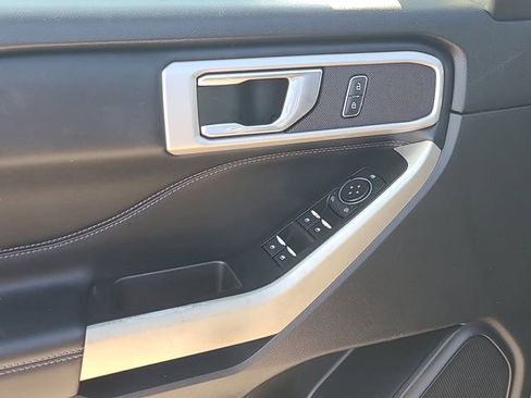 Used 2022 Ford Explorer XLT RWD image 22