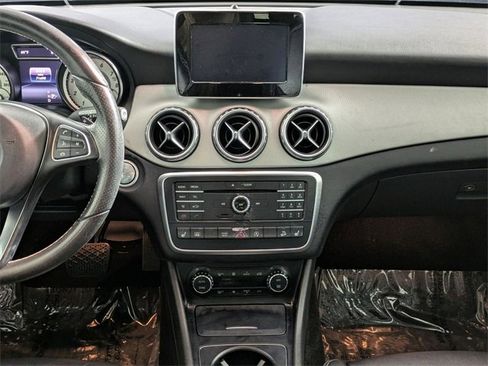 Used 2017 Mercedes-Benz GLA 250 4MATIC image 28