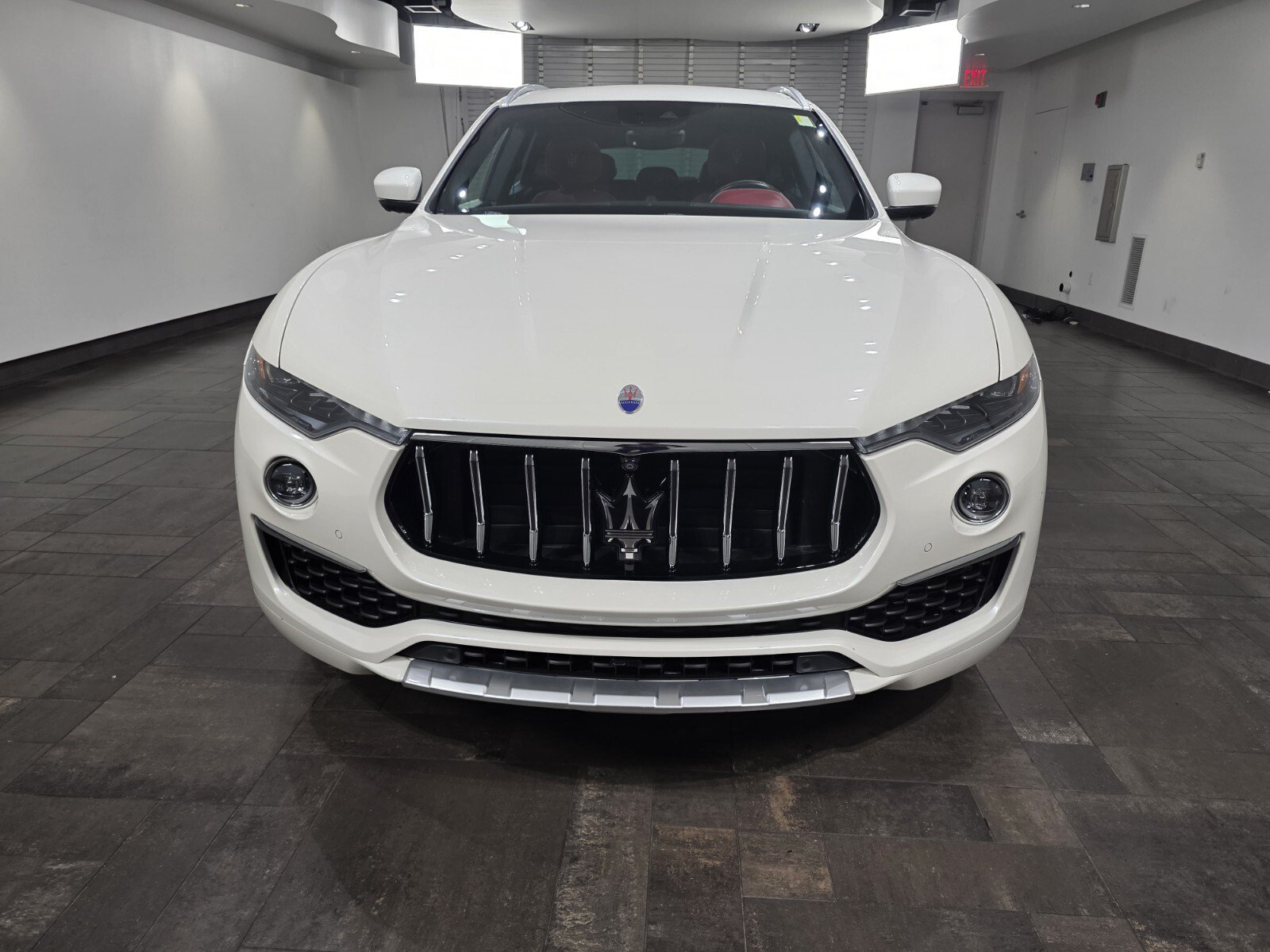 Used 2021 Maserati Levante GranLusso AWD/4WD image 2