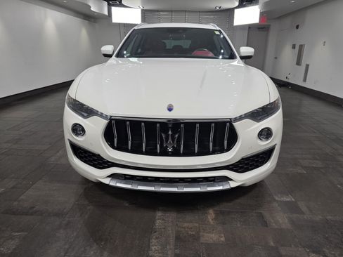 Used 2021 Maserati Levante GranLusso AWD/4WD image 2