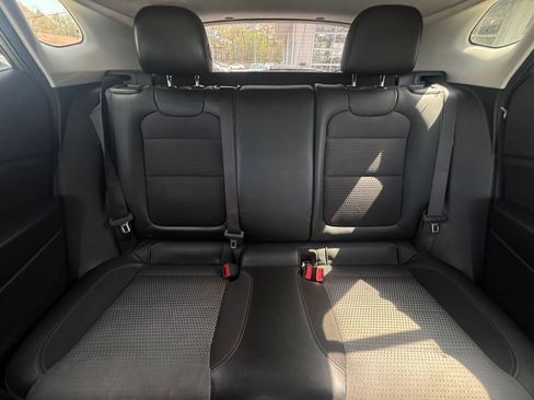 Used 2025 Chevrolet Trax LT image 37