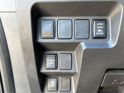 Used 2023 Nissan Frontier SV w/ SV Convenience Package image 12