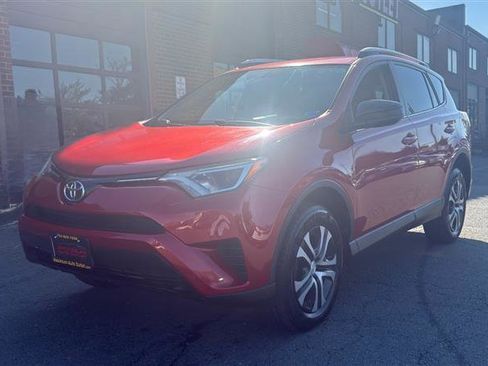 Used 2016 Toyota RAV4 LE FWD image 2