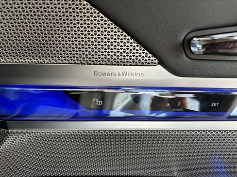 Used 2023 BMW 740i image 23