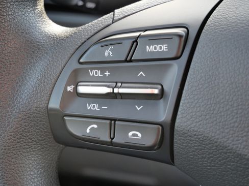 Used 2019 Hyundai Elantra SEL image 31