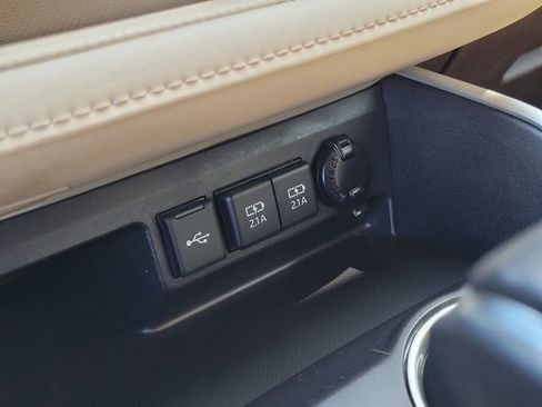 Certified 2021 Toyota Highlander XLE AWD/4WD image 27