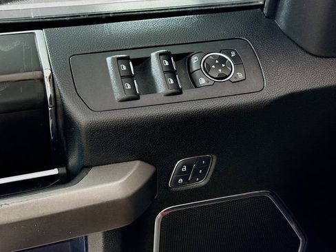 Used 2018 Ford F150 Platinum w/ Technology Package AWD/4WD image 18