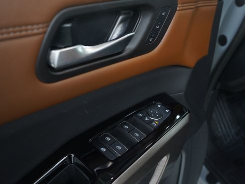 Used 2024 Nissan Pathfinder Platinum w/ Cargo Package image 20