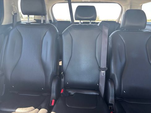 Used 2026 Kia Carnival FWD image 41
