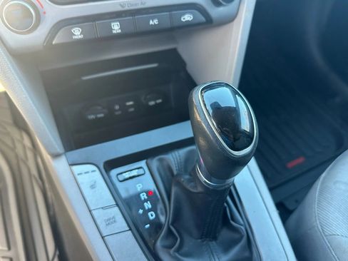 Used 2018 Hyundai Elantra Value Edition FWD image 20