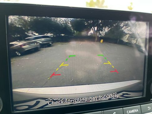 Used 2025 Nissan Rogue SV image 25