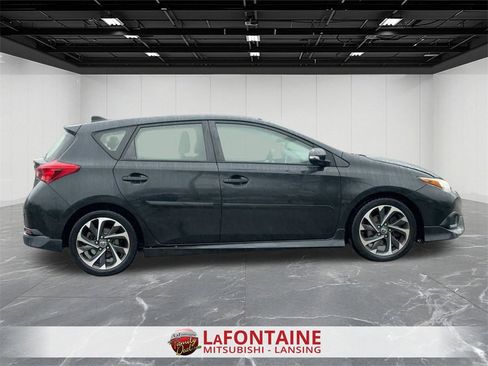 Used 2018 Toyota Corolla iM image 6