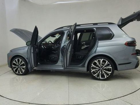 Used 2023 BMW X7 M60i w/ Executive Package image 78