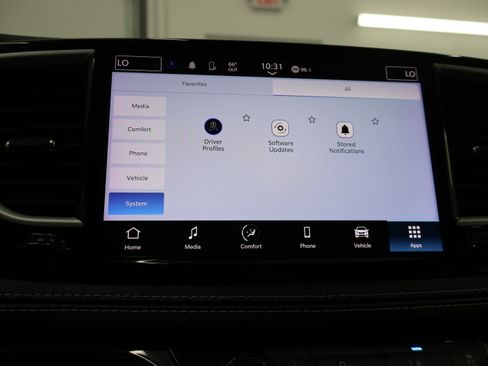 Used 2024 Chrysler Pacifica Touring-L FWD image 55