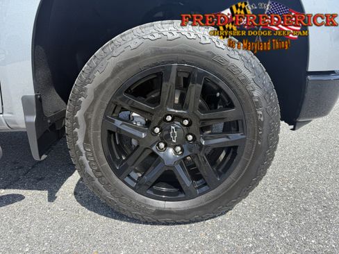 Used 2024 Chevrolet Silverado 1500 Custom Trail Boss w/ Turbomax Blackout Package AWD/4WD image 10