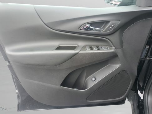 Used 2024 Chevrolet Equinox LT FWD image 18
