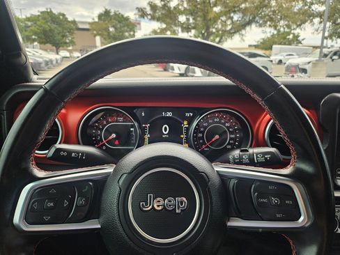 Used 2022 Jeep Wrangler Unlimited Rubicon AWD/4WD image 11