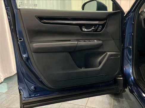 Used 2025 Honda CR-V EX-L image 9